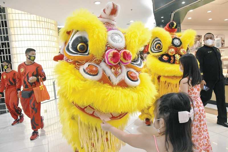 BERI ANGPAO KE BARONGSAI